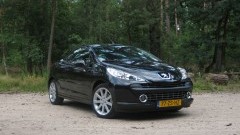De evenaar voorbij met de Peugeot 207 CC