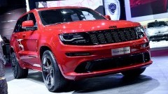 Pittige Jeep Grand Cherokee SRT als Red Vapor