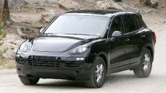 Porsche Cayenne nadert