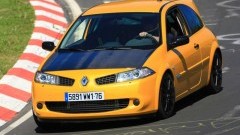 Brrullend afscheidsfeest � Renault M�gane R26 R (update: en zijn prijs is...)