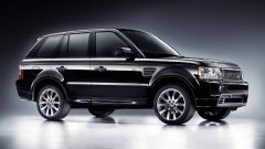Range Rover Sport Stormer tussen de bootjes