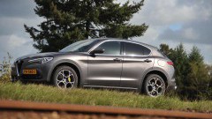 Stelvio voert Alfa Romeo over de hoogste toppen