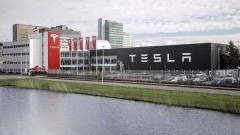 Tesla opent nieuw hoofdkantoor in Amsterdam