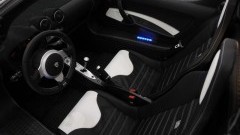 Tesla Roadster in handen van BRABUS