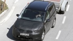 Nieuwe Volkswagen Touran duikt op