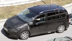 Nieuwe Volkswagen Touran duikt op