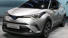 De nieuwe Toyota C-HR wordt niet alleen als hybride beschikbaar, maar rolt ook van de band met de 1.2 Turbo motor uit de Auris.