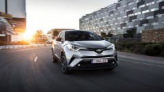 Toyota: hybride rijden voor benzineprijs