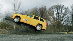 Volvo XC90 zorgt voor zachte landing (video)