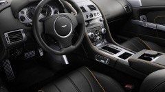 Tussendoortje - Aston Martin presenteert Virage