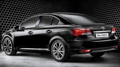 Vernieuwde Toyota Avensis nadert dealers - prijs vanaf 24.990 euro