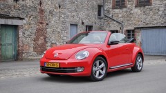 Volkswagen Beetle Cabriolet Sport is kleurrijk