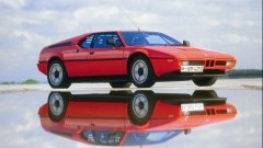 BMW M1 blaast 30 kaarsjes uit
