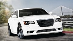 Machtsvertoon - Chrysler 300 SRT8 mag er weer zijn