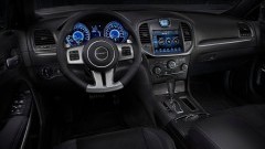 Machtsvertoon - Chrysler 300 SRT8 mag er weer zijn