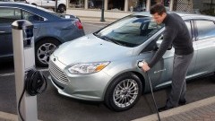Ford werkt met zes autofabrikanten samen aan universele snellaadoplossing voor auto's