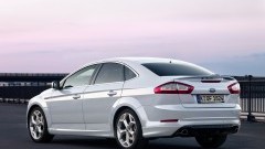 De Ford Mondeo viert zijn 20-jarig jubileum. Sinds zijn introductie in 1993 heeft Ford in Europa meer dan 4,5 miljoen exemplaren weten te slijten. Reden voor een feestje, zou je denken.