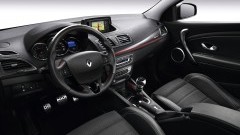 Extra pittig - Renault Megane Estate GT 220 onderweg naar Nederland