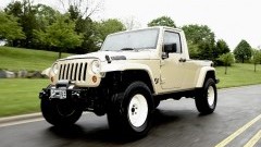 Twee uitbundige Jeep Wranglers in Las Vegas