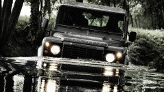 Update met nieuwe dieselmotor voor Land Rover Defender 2012.