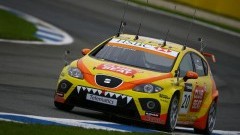 Bestuurderloze Seat Leon toerwagen rijdt tests op 1 april...