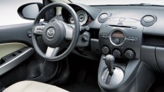 Niet voor ons - Mazda 2 sedan