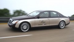 Flinke vaart in Maybach met Brabus SV12S