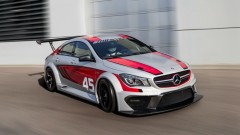 Mercedes-Benz CLA 45 AMG Racing Series houdt van wedstrijdje
