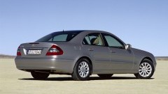 Mercedes-Benz E 230 weer als vanouds
