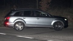 Nieuwe Audi Q7 bij nacht