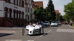 Historische ronde voor Mercedes-Benz F-CELL Roadster