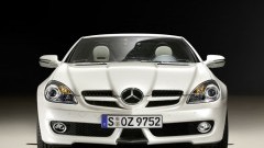 Mercedes-Benz SLK gaat als aanbieding de zomer in