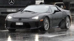 Lexus LF-A springlevend