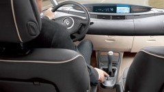 Renault Espace is 25 jaar - extra compleet feestnummer bij de dealer