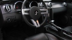 Attention please! - Ford Mustang