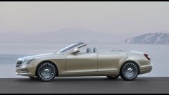 Vierdeurs cabriolet van Mercedes