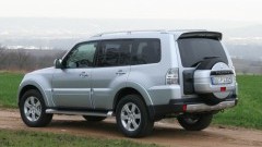 Mitsubishi Pajero blijft bonkige terreinauto