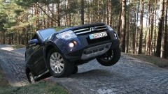 Mitsubishi Pajero blijft bonkige terreinauto