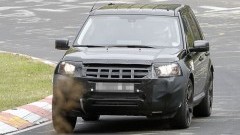 Nieuwe 'compacte' Land Rover vermomd als Freelander