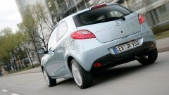 Goedkopere instapper Mazda2 en nieuwe uitvoeringen Mazda3 in 2010