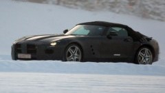 Mercedes-Benz SLS Roadster speelt met winterweer