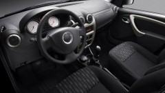 Dacia Sandero en Logan MCV Blackline zien zwart