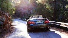 Vier de lente met z�n vieren in de Mercedes-Benz E-Klasse Cabriolet