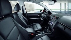 Nieuw gezicht en verse motoren voor Volkswagen Touran