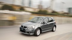 Twee speciaaltjes Suzuki SX4 bij de dealer