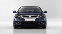 De Renault Safrane van 2010 heet Latitude