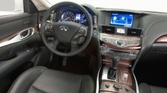 Infiniti steelt show in Parijs met Infiniti M30d en M35 Hybrid