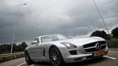 Teaser Mercedes-Benz SLS AMG