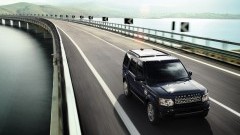 Land Rover Discovery weer met V8