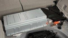Toyota gebruikt oude batterijen voor nieuwe